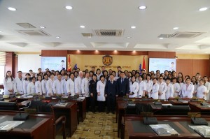 ОЛОН УЛСЫН ЭМЧ НАРЫН БАЯРЫН ӨДРИЙГ ТОХИОЛДУУЛАН ХҮНДЭТГЭЛ ҮЗҮҮЛЭХ ЁСЛОЛЫН АРГА ХЭМЖЭЭ БОЛЛОО